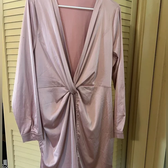 Satin Blush Deep V Dress - Picture 4 of 8
